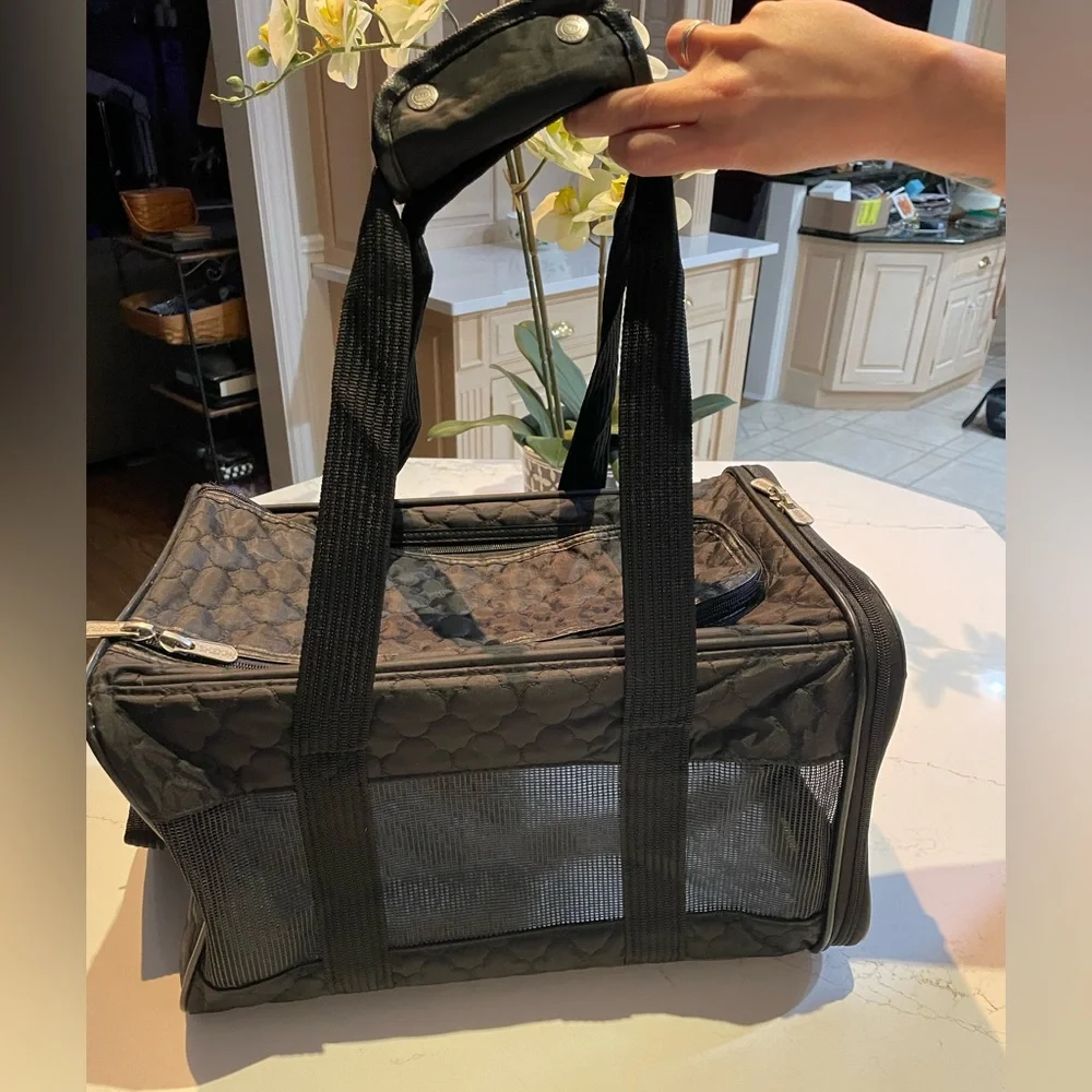 Sherpa Dog carrier size medium